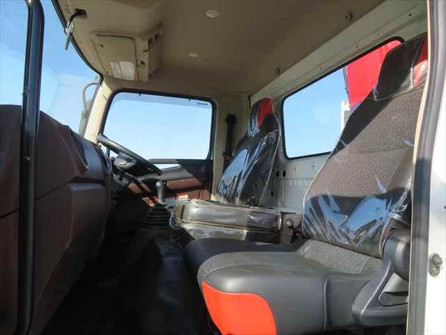 ヒノレンジャー 4段R/Cクレーン付平ボデー ユニック製 型式:URG344 フックイン付 クレーン能力2.93t吊り 差し違いアウトリガー 三方開 210馬力 積載2400kg ETC付(49枚目)