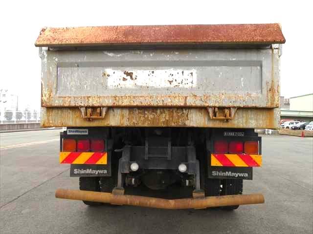 ギガ １０ｔダンプ　新明和製　型式：ＤＲＳ１１－００１０ＳＹ３　積載９４００ｋｇ　３８０馬力　ＥＴＣ　タコグラフ　ベッド　室内ホット＆クールＢＯＸ付　走行２万ｋｍ以下（7枚目）