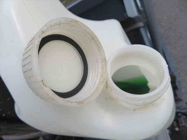 ギガ １０ｔダンプ　新明和製　型式：ＤＲＳ１１－００１０ＳＹ３　積載９４００ｋｇ　３８０馬力　ＥＴＣ　タコグラフ　ベッド　室内ホット＆クールＢＯＸ付　走行２万ｋｍ以下（15枚目）