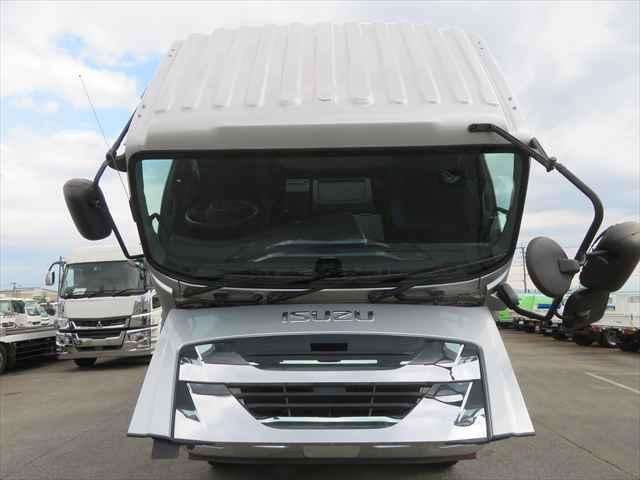 ギガ １０ｔダンプ　新明和製　型式：ＤＲＳ１１－００１０ＳＹ３　積載９４００ｋｇ　３８０馬力　ＥＴＣ　タコグラフ　ベッド　室内ホット＆クールＢＯＸ付　走行２万ｋｍ以下（17枚目）