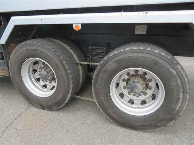 ギガ １０ｔダンプ　新明和製　型式：ＤＲＳ１１－００１０ＳＹ３　積載９４００ｋｇ　３８０馬力　ＥＴＣ　タコグラフ　ベッド　室内ホット＆クールＢＯＸ付　走行２万ｋｍ以下（18枚目）