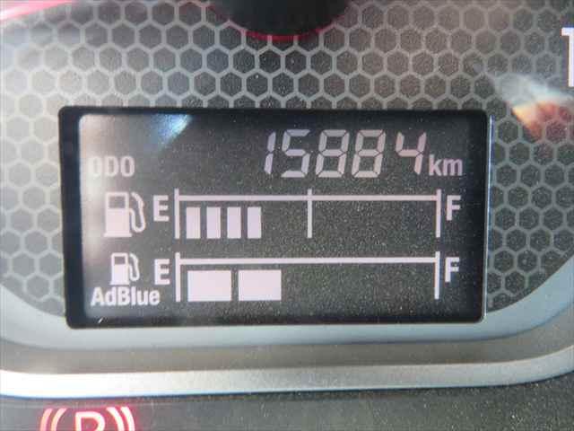 ギガ １０ｔダンプ　新明和製　型式：ＤＲＳ１１－００１０ＳＹ３　積載９４００ｋｇ　３８０馬力　ＥＴＣ　タコグラフ　ベッド　室内ホット＆クールＢＯＸ付　走行２万ｋｍ以下（38枚目）