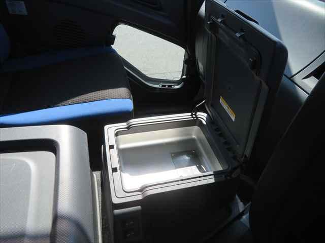 ギガ １０ｔダンプ　新明和製　型式：ＤＲＳ１１－００１０ＳＹ３　積載９４００ｋｇ　３８０馬力　ＥＴＣ　タコグラフ　ベッド　室内ホット＆クールＢＯＸ付　走行２万ｋｍ以下（39枚目）