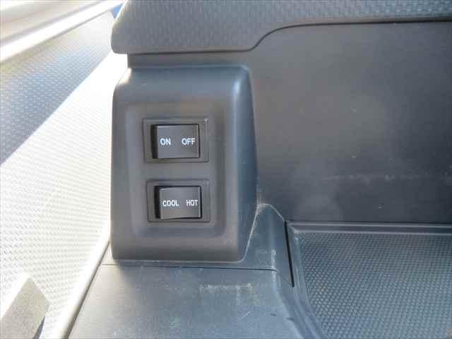 ギガ １０ｔダンプ　新明和製　型式：ＤＲＳ１１－００１０ＳＹ３　積載９４００ｋｇ　３８０馬力　ＥＴＣ　タコグラフ　ベッド　室内ホット＆クールＢＯＸ付　走行２万ｋｍ以下（40枚目）