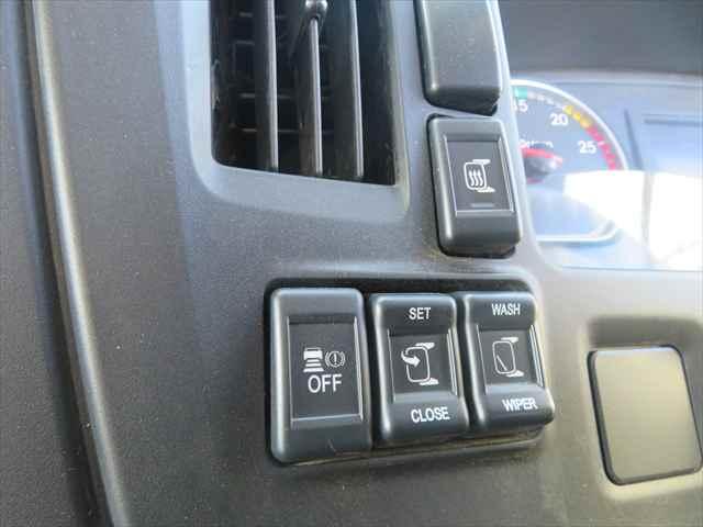 ギガ １０ｔダンプ　新明和製　型式：ＤＲＳ１１－００１０ＳＹ３　積載９４００ｋｇ　３８０馬力　ＥＴＣ　タコグラフ　ベッド　室内ホット＆クールＢＯＸ付　走行２万ｋｍ以下（47枚目）