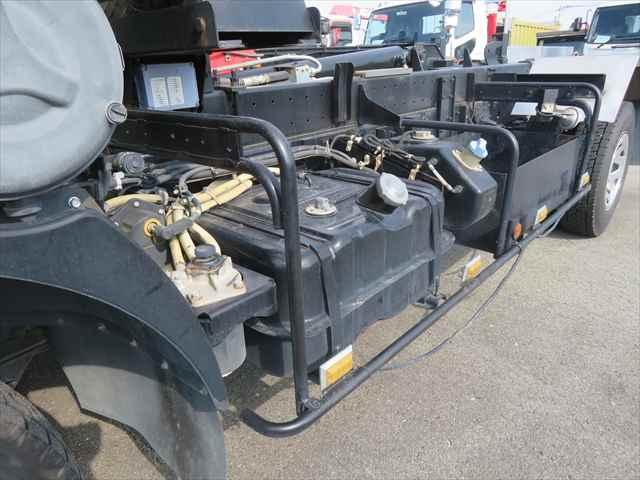 ファイター ４ｔ脱着式コンテナ専用車　車検整備付　極東開発製　型式：ＪＭ０４－５５　ツインホイスト　積載３６００ｋｇ　２２０馬力　ＥＴＣ付　バッテリー新品（17枚目）