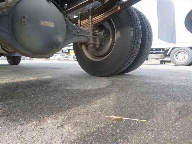 ファイター ４ｔ脱着式コンテナ専用車　車検整備付　極東開発製　型式：ＪＭ０４－５５　ツインホイスト　積載３６００ｋｇ　２２０馬力　ＥＴＣ付　バッテリー新品（23枚目）