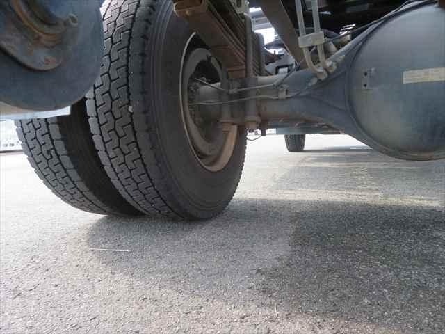 ファイター ４ｔ脱着式コンテナ専用車　車検整備付　極東開発製　型式：ＪＭ０４－５５　ツインホイスト　積載３６００ｋｇ　２２０馬力　ＥＴＣ付　バッテリー新品（24枚目）