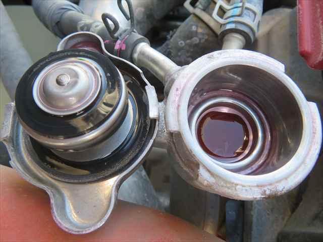 デュトロ ２ｔプレス式塵芥車　新明和製　型式：ＧＴ０４２－５４３４　容積４．３立米　積載２０００ｋｇ　連続スイッチ付　分別カゴ付　１５０馬力　ＡＴ車　走行１．９万ｋｍ　ＥＴＣ　ドラレコ　メッキ部品有（10枚目）