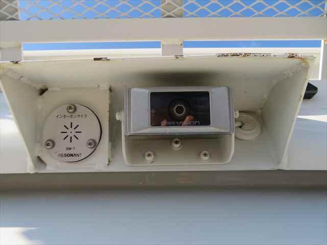 デュトロ ２ｔプレス式塵芥車　新明和製　型式：ＧＴ０４２－５４３４　容積４．３立米　積載２０００ｋｇ　連続スイッチ付　分別カゴ付　１５０馬力　ＡＴ車　走行１．９万ｋｍ　ＥＴＣ　ドラレコ　メッキ部品有（27枚目）