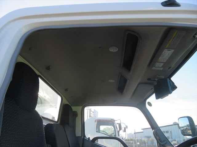 デュトロ ２ｔプレス式塵芥車　新明和製　型式：ＧＴ０４２－５４３４　容積４．３立米　積載２０００ｋｇ　連続スイッチ付　分別カゴ付　１５０馬力　ＡＴ車　走行１．９万ｋｍ　ＥＴＣ　ドラレコ　メッキ部品有（36枚目）