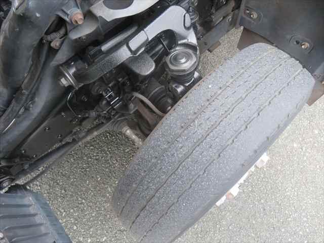 エルフトラック ３ｔ脱着式コンテナ専用車　新明和製　型式：ＣＣＡ２２－１１　車検整備付　４ＷＤ　積載３０００ｋｇ　２シリンダー　４ナンバー仕様　１５０馬力　ＥＴＣ付　メッキ部品有　走行９．６万ｋｍ（15枚目）