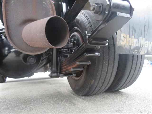 エルフトラック ３ｔ脱着式コンテナ専用車　新明和製　型式：ＣＣＡ２２－１１　車検整備付　４ＷＤ　積載３０００ｋｇ　２シリンダー　４ナンバー仕様　１５０馬力　ＥＴＣ付　メッキ部品有　走行９．６万ｋｍ（24枚目）