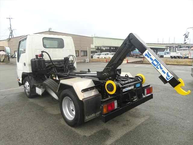 エルフトラック ３ｔ脱着式コンテナ専用車　新明和製　型式：ＣＣＡ２２－１１　車検整備付　４ＷＤ　積載３０００ｋｇ　２シリンダー　４ナンバー仕様　１５０馬力　ＥＴＣ付　メッキ部品有　走行９．６万ｋｍ（32枚目）