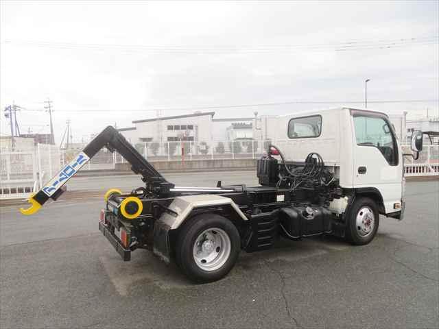 エルフトラック ３ｔ脱着式コンテナ専用車　新明和製　型式：ＣＣＡ２２－１１　車検整備付　４ＷＤ　積載３０００ｋｇ　２シリンダー　４ナンバー仕様　１５０馬力　ＥＴＣ付　メッキ部品有　走行９．６万ｋｍ（33枚目）