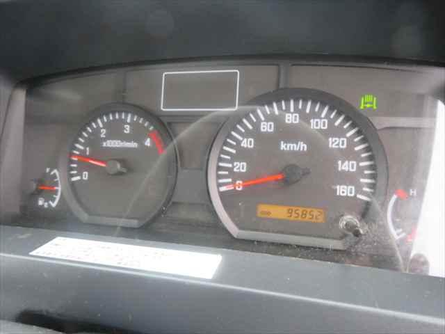 エルフトラック ３ｔ脱着式コンテナ専用車　新明和製　型式：ＣＣＡ２２－１１　車検整備付　４ＷＤ　積載３０００ｋｇ　２シリンダー　４ナンバー仕様　１５０馬力　ＥＴＣ付　メッキ部品有　走行９．６万ｋｍ（41枚目）