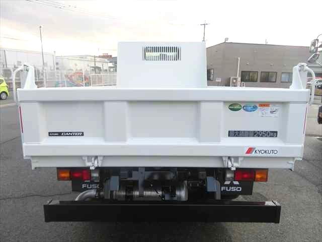 キャンター ３ｔ全低床強化ダンプ　極東開発製　型式：ＤＤ０２－３１　Ｒ７年式　走行１８３ｋｍ　積載２９５０ｋｇ　１５０馬力　４ナンバー仕様（7枚目）