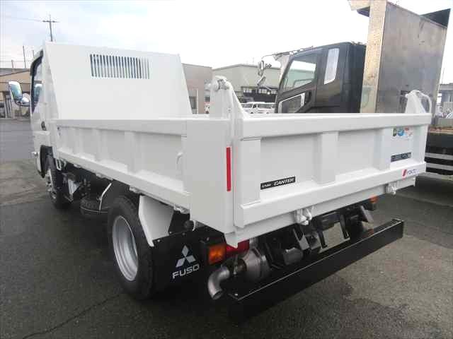 キャンター ３ｔ全低床強化ダンプ　極東開発製　型式：ＤＤ０２－３１　Ｒ７年式　走行１８３ｋｍ　積載２９５０ｋｇ　１５０馬力　４ナンバー仕様（8枚目）