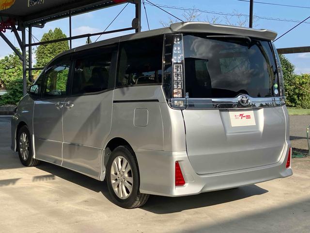 ヴォクシー ＺＳ　ＥＴＣ　バックカメラ　ナビ　ＴＶ　両側スライド・片側電動　オートライト　ＬＥＤヘッドランプ　スマートキー　アイドリングストップ　電動格納ミラー　３列シート　ＣＶＴ　アルミホイール　ＣＤ（16枚目）