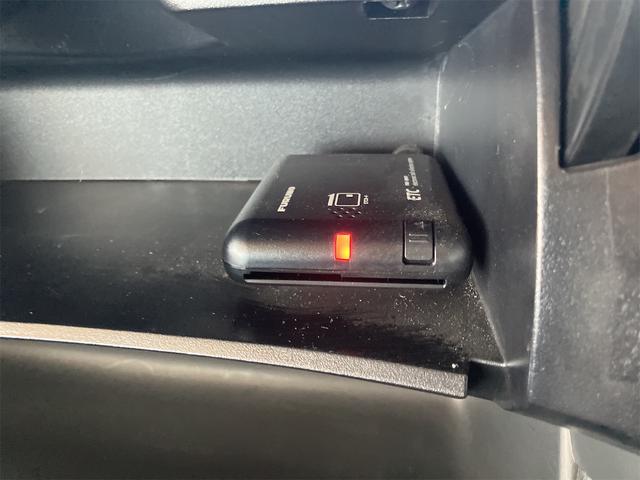 セレナ ハイウェイスター　Ｖセレ＋セーフティＩＩ　ＳＨＶ　ＥＴＣ　全周囲カメラ　ナビ　クリアランスソナー　オートクルーズコントロール　レーンアシスト　衝突被害軽減システム　両側電動スライドドア　オートライト　ＬＥＤヘッドランプ　スマートキー　電動格納ミラー（9枚目）