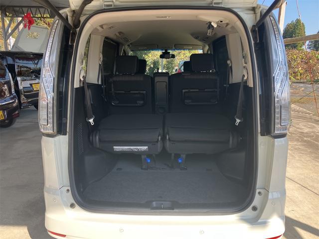 セレナ ハイウェイスター　Ｖセレ＋セーフティＩＩ　ＳＨＶ　ＥＴＣ　全周囲カメラ　ナビ　クリアランスソナー　オートクルーズコントロール　レーンアシスト　衝突被害軽減システム　両側電動スライドドア　オートライト　ＬＥＤヘッドランプ　スマートキー　電動格納ミラー（19枚目）