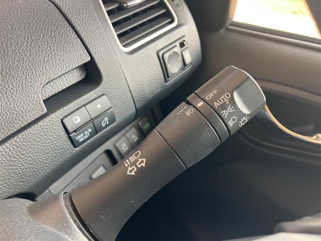 セレナ ハイウェイスター　Ｖセレ＋セーフティＩＩ　ＳＨＶ　ＥＴＣ　全周囲カメラ　ナビ　クリアランスソナー　オートクルーズコントロール　レーンアシスト　衝突被害軽減システム　両側電動スライドドア　オートライト　ＬＥＤヘッドランプ　スマートキー　電動格納ミラー（59枚目）