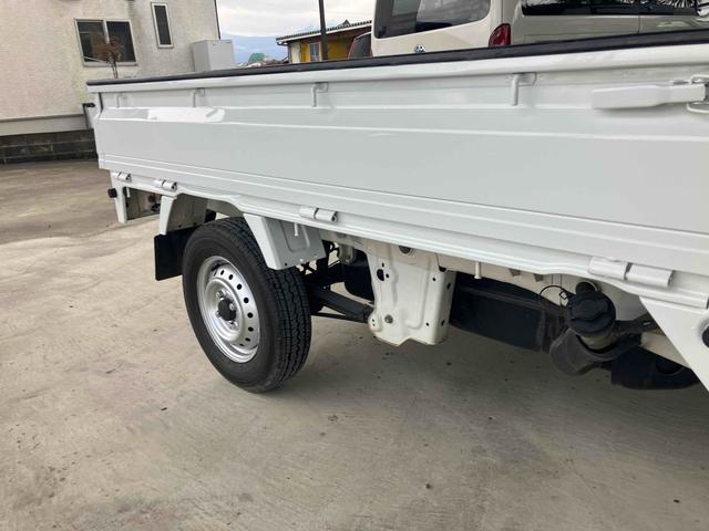 キャリイトラック ＫＣ　軽トラ　４ＷＤ　５速マニュアル　エアコン　パワーステアリング　三方開　ヘッドライトレベライザー（18枚目）