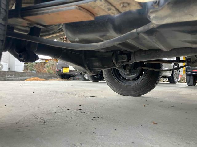 キャリイトラック ＫＣ　軽トラ　４ＷＤ　５速マニュアル　エアコン　パワーステアリング　三方開　ヘッドライトレベライザー（20枚目）