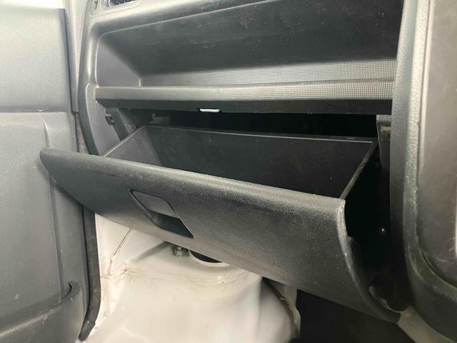 キャリイトラック ＫＣ　軽トラ　４ＷＤ　５速マニュアル　エアコン　パワーステアリング　三方開　ヘッドライトレベライザー（39枚目）