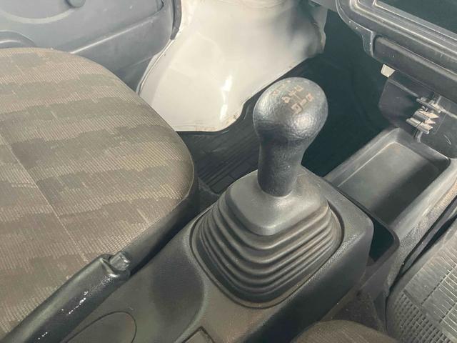 キャリイトラック ＫＣ　軽トラ　４ＷＤ　５速マニュアル　エアコン　パワーステアリング　三方開　ヘッドライトレベライザー（40枚目）