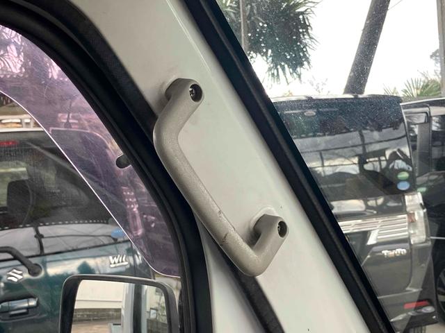 キャリイトラック ＫＣ　軽トラ　４ＷＤ　５速マニュアル　エアコン　パワーステアリング　三方開　ヘッドライトレベライザー（44枚目）