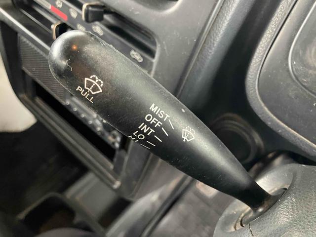 キャリイトラック ＫＣ　軽トラ　４ＷＤ　５速マニュアル　エアコン　パワーステアリング　三方開　ヘッドライトレベライザー（50枚目）