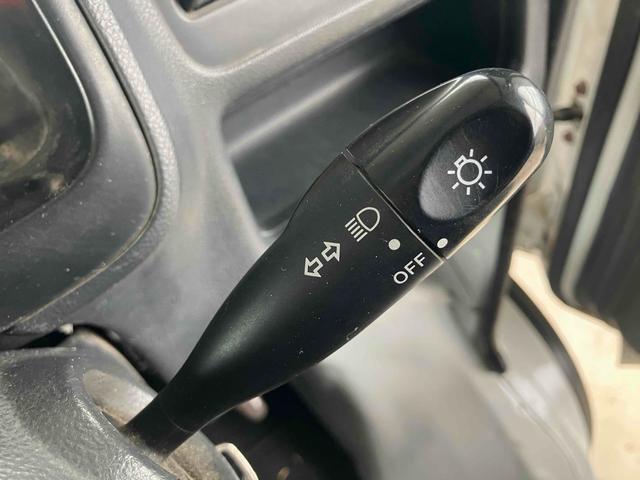 キャリイトラック ＫＣ　軽トラ　４ＷＤ　５速マニュアル　エアコン　パワーステアリング　三方開　ヘッドライトレベライザー（51枚目）