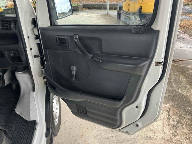 キャリイトラック ＫＣ　軽トラ　４ＷＤ　５速マニュアル　エアコン　パワーステアリング　三方開　ヘッドライトレベライザー（58枚目）
