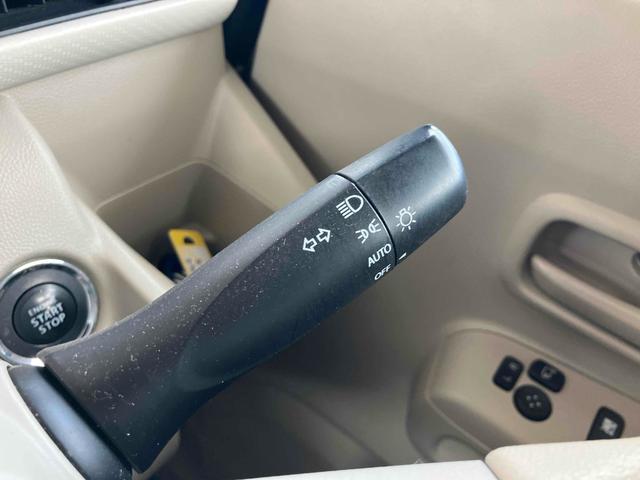 ワゴンＲ ハイブリッドＦＸ　レーンアシスト　衝突被害軽減システム　オートライト　スマートキー　アイドリングストップ　電動格納ミラー　シートヒーター　ベンチシート　ＣＶＴ　盗難防止システム　ＡＢＳ　ＥＳＣ　ＣＤ（8枚目）