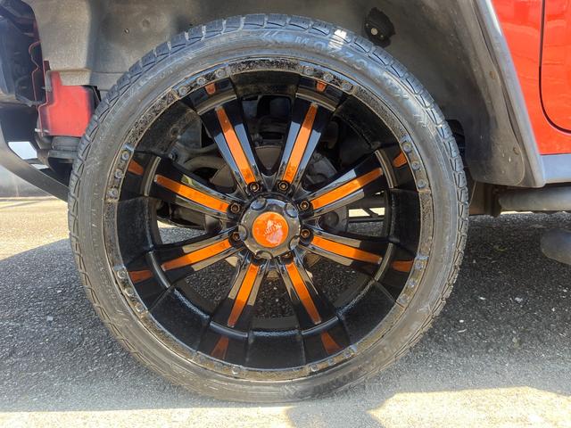 ハマーＨ２ ラグジュアリーパッケージ　自社ＭＡＤ　ＯＦＦ　ＢＬＡＣＫ　ＣＵＳＴＯＭＳ　ワンオフ６本出しマフラー　Ｒ２４ホイール（34枚目）