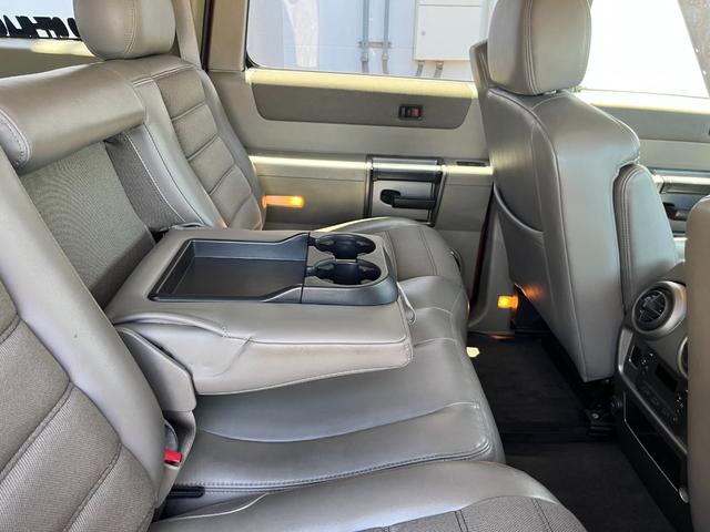 ハマーＨ２ ラグジュアリーパッケージ　自社ＭＡＤ　ＯＦＦ　ＢＬＡＣＫ　ＣＵＳＴＯＭＳ　ワンオフ６本出しマフラー　Ｒ２４ホイール（59枚目）