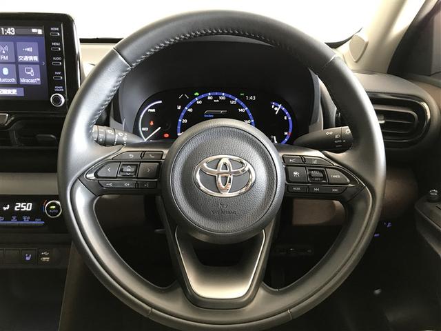 ヤリスクロス ハイブリッドＺ　インテリジェントキー　アルミホイル　ＬＥＤライト　リアカメラ　ナビ　クルーズコントロール　横滑り防止システム　メモリーナビゲーション　電動シ－ト　パワステ　オートエアコン　キーフリー　イモビライザ（12枚目）