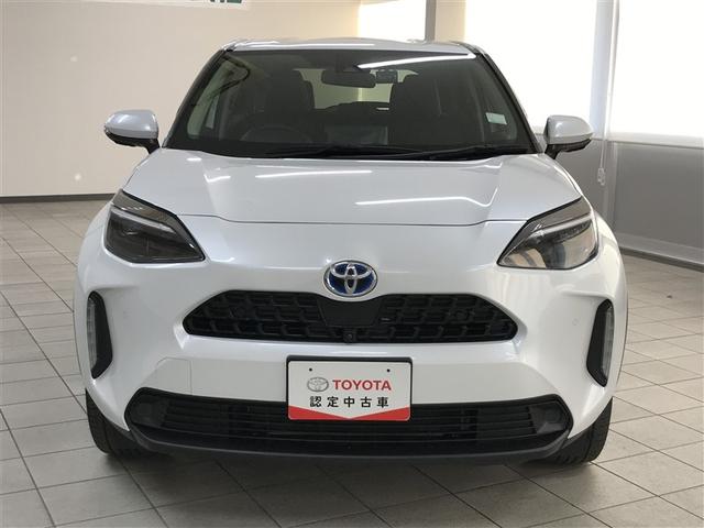 ヤリスクロス ハイブリッドＺ　ドライブレコーダ　インテリジェントキー　アルミホイル　ＬＥＤライト　リアカメラ　クルーズコントロール　横滑り防止システム　ナビＴＶ　メモリーナビゲーション　電動シ－ト　パワステ　オートエアコン　ＡＢＳ（5枚目）