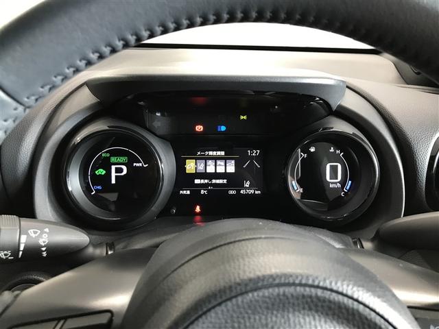 ヤリス ハイブリッドＺ　プリクラッシュセーフティ　地デジ　カーテンエアバッグ　ＬＥＤライト　ＴＶ　オートクルーズ　横滑防止装置　４ＷＤ　アルミホイール　スマートキー　オートエアコン　キーレスエントリー　エアバッグ　ＡＢＳ（16枚目）