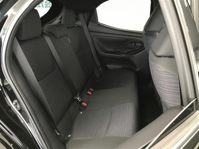 ヤリス ハイブリッドＺ　プリクラッシュセーフティ　地デジ　カーテンエアバッグ　ＬＥＤライト　ＴＶ　オートクルーズ　横滑防止装置　４ＷＤ　アルミホイール　スマートキー　オートエアコン　キーレスエントリー　エアバッグ　ＡＢＳ（22枚目）