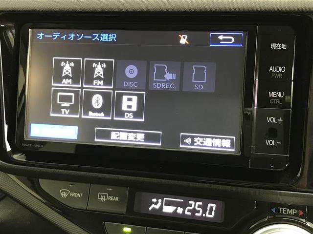 アクア Ｓ　スマートキープッシュスタート　キーレスエントリ　フルセグ地デジ　イモビ　ナビ＆ＴＶ　オートエアコン　デュアルエアバック　ＥＳＣ　Ｂカメラ　パワーウィンドウ　ＡＵＸ端子　ＥＴＣ　ＤＶＤ再生可能　ＳＲＳ（8枚目）