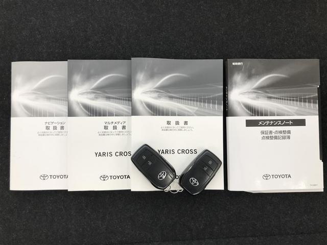 ヤリスクロス ハイブリッドＧ　ＴＳＳ　１００Ｖ　イモビライザー　バックモニタ－　エアコン　ナビ　インテリキー　パワーウィンド　Ｗエアバック　オートクルーズ　メディアプレイヤー接続　キーフリー　横滑防止装置　サイドエアバッグ　アルミ（25枚目）