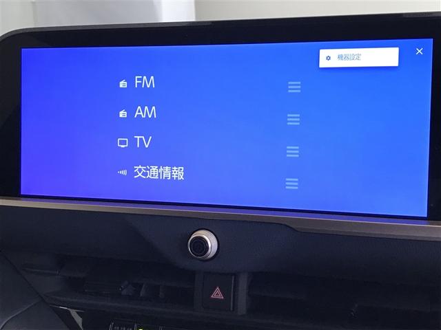 クラウンスポーツ Ｚ　ＡＷＤ　フルセグテレビ　ＥＴＣ車載器　ＴＶナビ　クルコン　横滑り防止装置　エアバッグ　本革　ミュージックプレイヤー接続可　メモリナビ　キーレス　盗難防止装置　ＡＢＳ　アルミ　スマートエントリー　試乗車（8枚目）