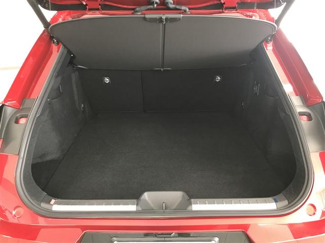 クラウンスポーツ Ｚ　ＡＷＤ　フルセグテレビ　ＥＴＣ車載器　ＴＶナビ　クルコン　横滑り防止装置　エアバッグ　本革　ミュージックプレイヤー接続可　メモリナビ　キーレス　盗難防止装置　ＡＢＳ　アルミ　スマートエントリー　試乗車（22枚目）