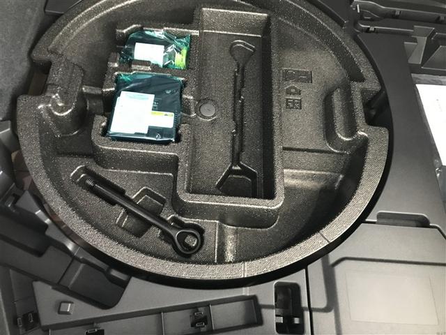 クラウンスポーツ Ｚ　ＡＷＤ　フルセグテレビ　ＥＴＣ車載器　ＴＶナビ　クルコン　横滑り防止装置　エアバッグ　本革　ミュージックプレイヤー接続可　メモリナビ　キーレス　盗難防止装置　ＡＢＳ　アルミ　スマートエントリー　試乗車（23枚目）