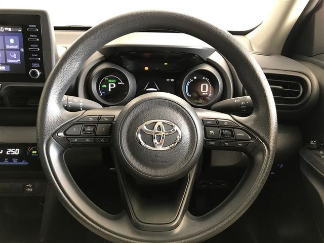 ヤリスクロス ハイブリッドＸ　衝突被害軽減ブレーキ　ＡＢＳ　横滑り防止機能　エアバッグ　パワーウインドウ　バックモニター　ドライブレコーダー　盗難防止システム　インテリキー　エアコン　キーレスエントリーキー　パワーステアリング（13枚目）