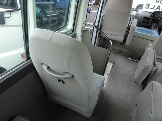霊柩車 18人乗り バックカメラ オートマ 自動扉(16枚目)