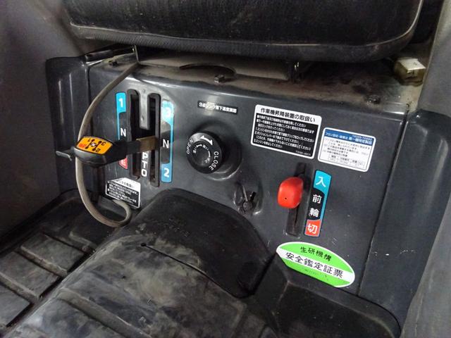 日本 　クボタ　トラクター　ＫＴ２４　キャビン付　フロントローダー　ロータリー付　ＣＤ　３２４ｈ（16枚目）