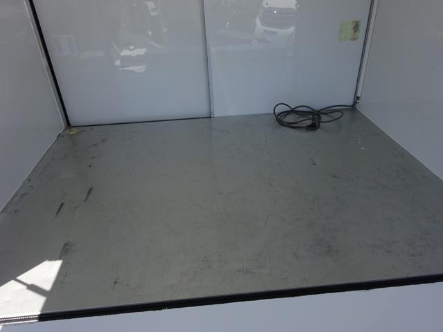 ミニキャブトラック 　移動販売車　左右跳ね上げ式　１００Ｖ電源コンセント差込口　フロアオートマ　アルミホイール　エアコン　パワステ　エアバック（6枚目）